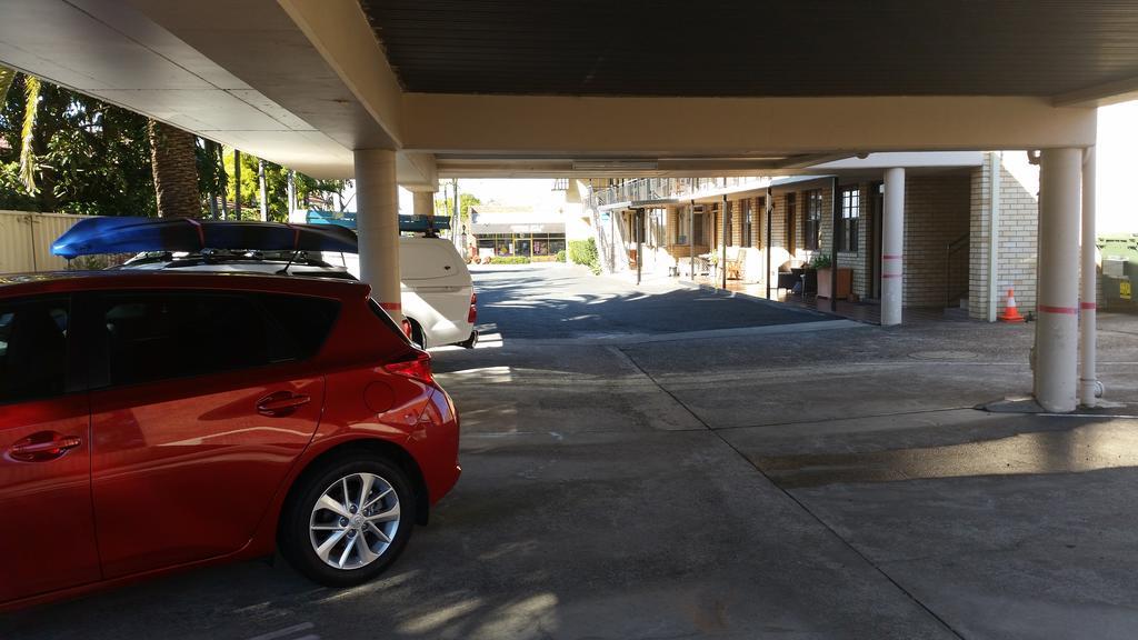 טארי In Town Motor Inn מראה חיצוני תמונה