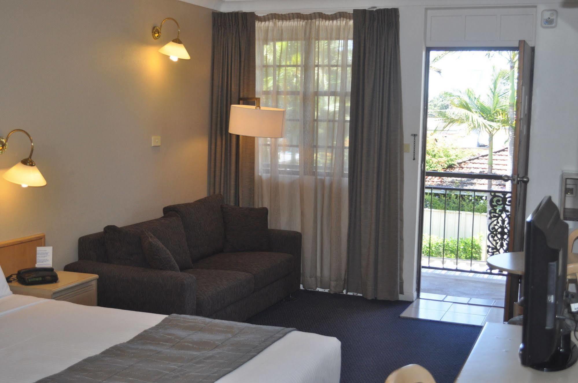 טארי In Town Motor Inn מראה חיצוני תמונה