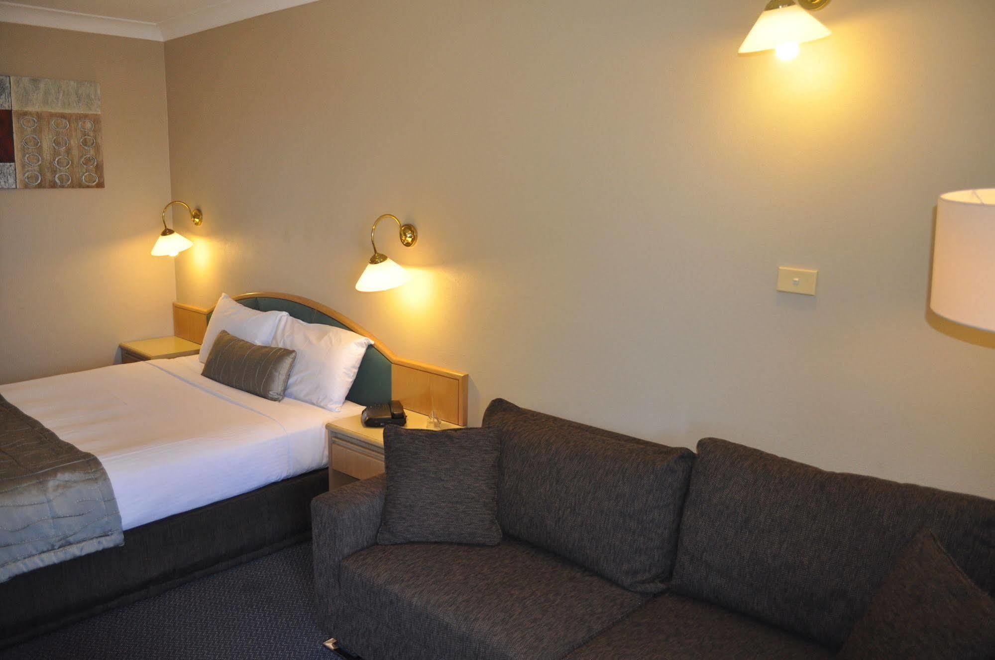 טארי In Town Motor Inn מראה חיצוני תמונה